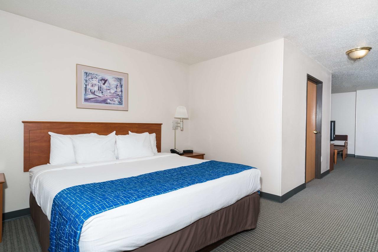 Travelodge & Suites By Wyndham Fargo/Moorhead Ngoại thất bức ảnh